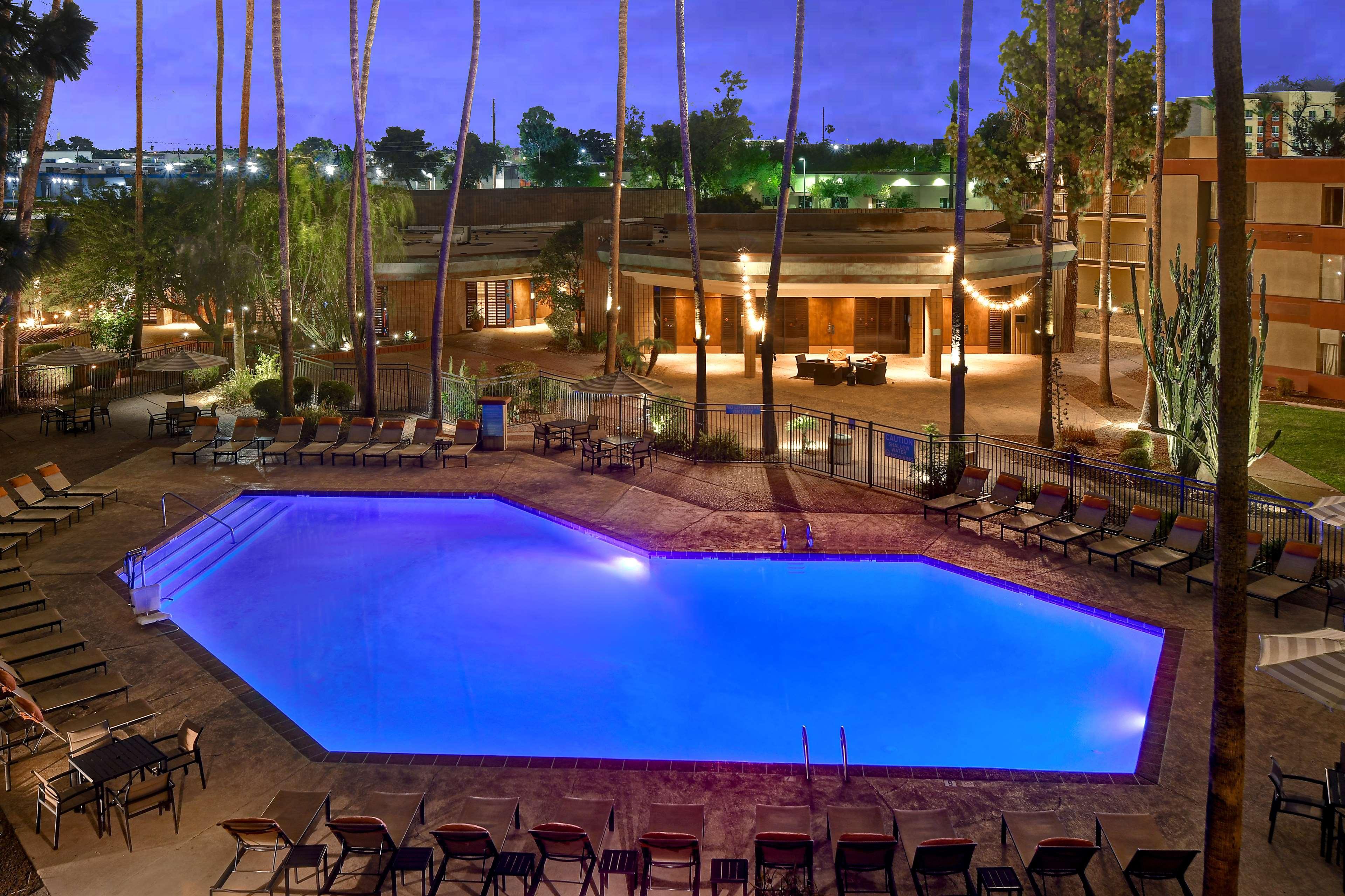 Doubletree By Hilton Phoenix- Tempe Exteriör bild