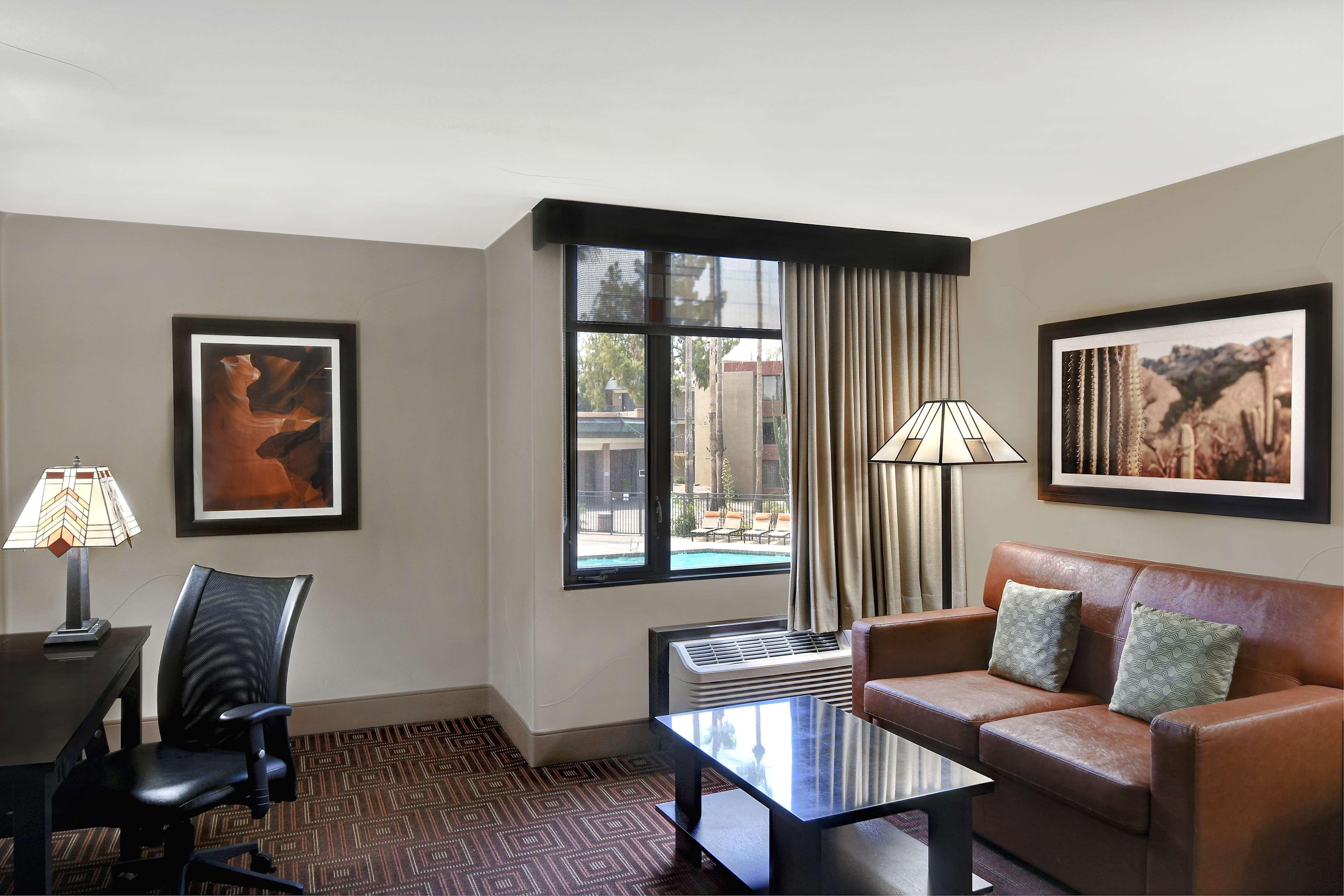 Doubletree By Hilton Phoenix- Tempe Exteriör bild